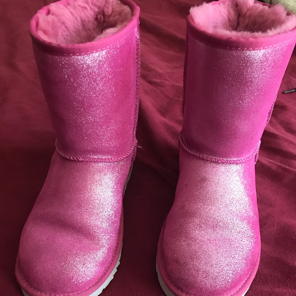 I’m selling my favorite ugg boots